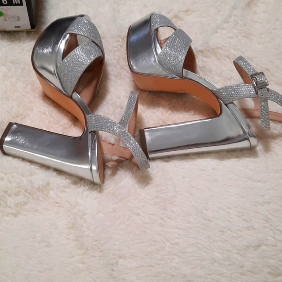 I. Miller Shoes - Picture 3 of 8